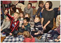 Professor Dan Slater, magician, at children's party